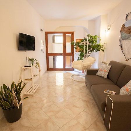 Lanterna Bianca Villa Cagliari Bagian luar foto