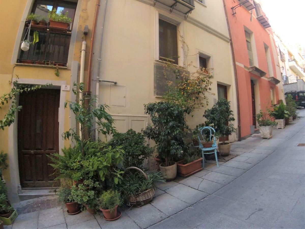Lanterna Bianca Villa Cagliari Bagian luar foto