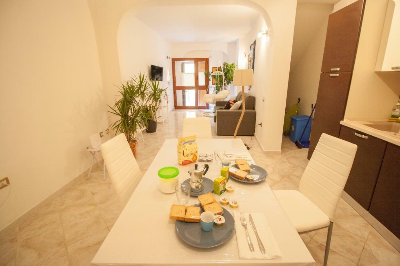 Lanterna Bianca Villa Cagliari Bagian luar foto