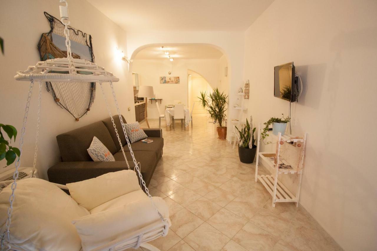 Lanterna Bianca Villa Cagliari Bagian luar foto